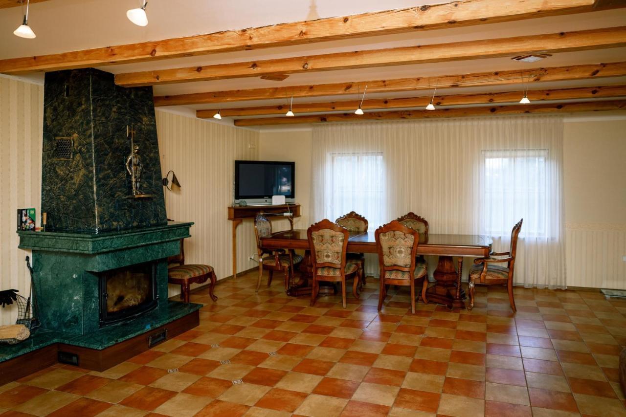 Bash Village House Ventspils Extérieur photo